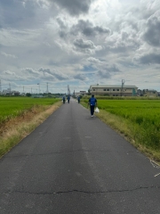 8月18日（火）、CSR活動の一環として会社周辺のごみ拾いを実施しました